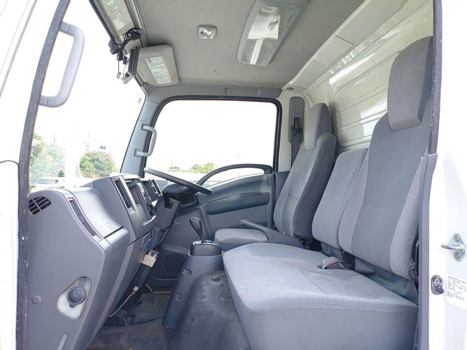 2016 Isuzu Elf auction photo 16