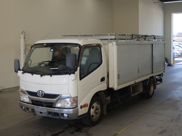 Japan Auction Vehicles 21 2014 Toyota Dyna auction photo