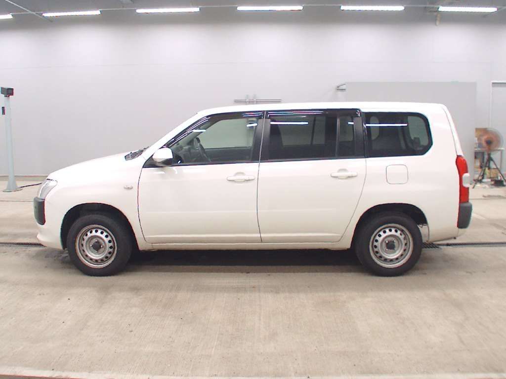 2021 Toyota Probox GL 4WD auction photo 4