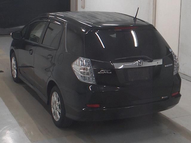 2012 Honda Fit Shuttle ハイブリッド auction photo 2