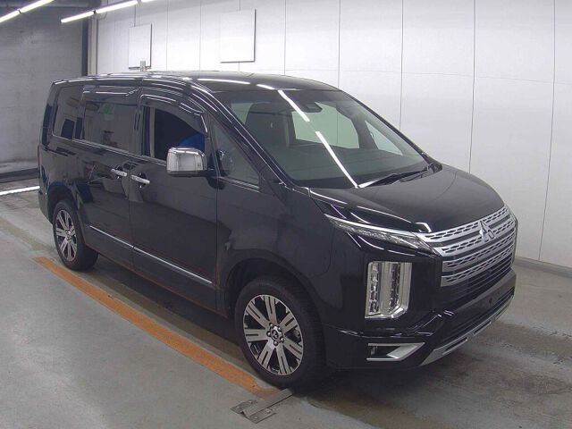 2019 Mitsubishi Delica D:5 P 4WD Japan auction vehicle