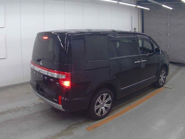 2019 Mitsubishi Delica D:5 P 4WD auction photo 5