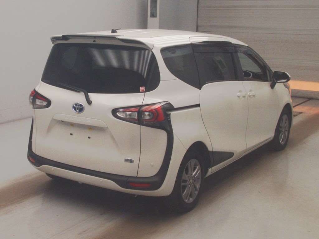 2021 Toyota Sienta Hybrid Fanbase G Quero auction photo 2