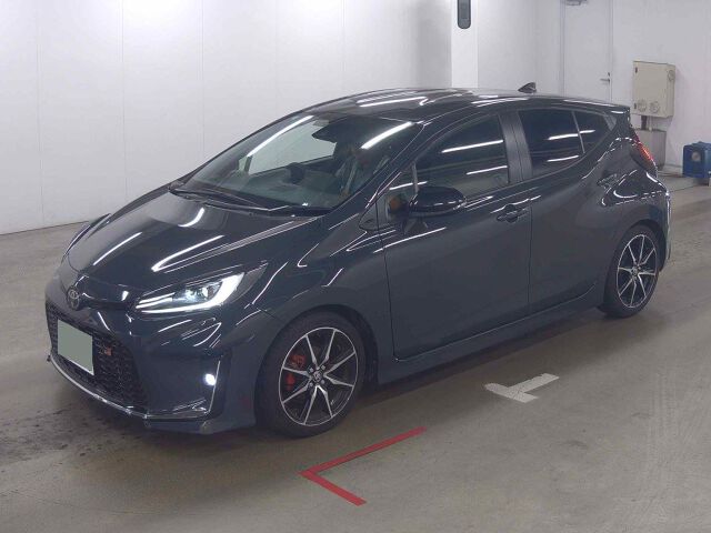 2025 Toyota Aqua GRスポーツ auction photo 4