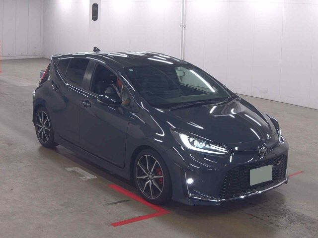 Japan Auction Vehicles 8 2025 Toyota Aqua GRスポーツ auction photo