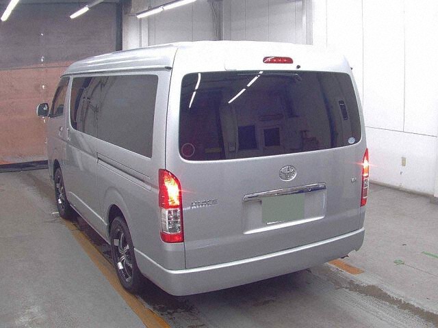 2015 Toyota Hiace GL 4WD auction photo 2
