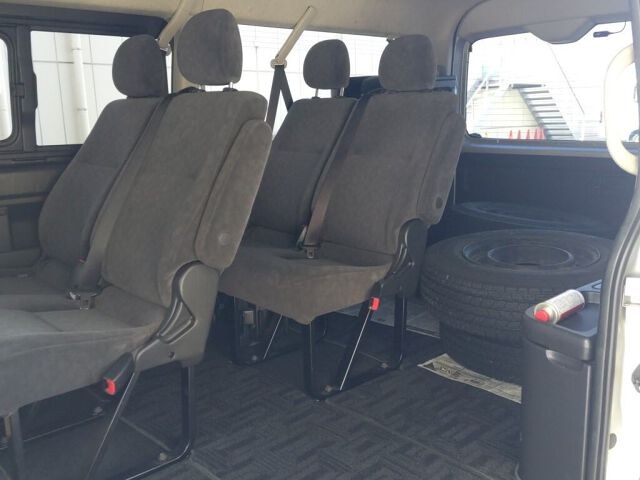 2015 Toyota Hiace GL 4WD auction photo 6
