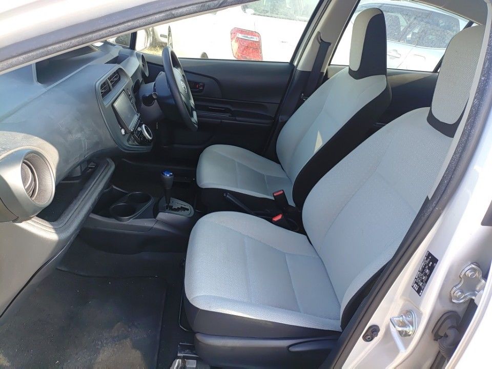 2021 Toyota Aqua auction photo 16