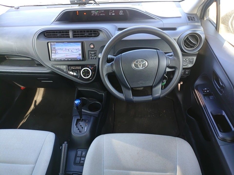 2021 Toyota Aqua auction photo 3