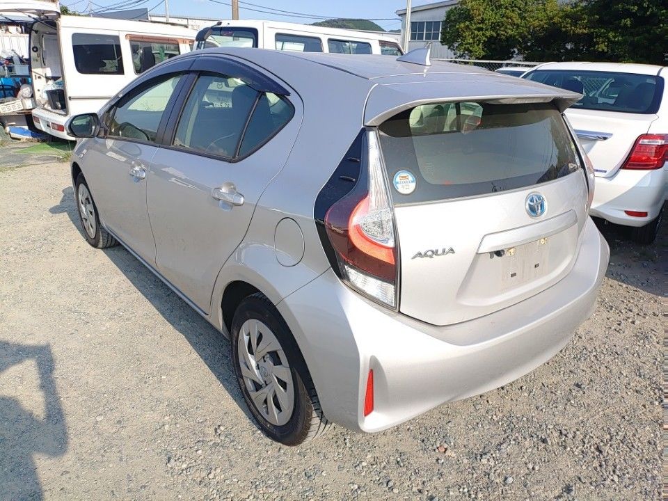 2021 Toyota Aqua auction photo 6