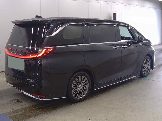 2024 Lexus LM LM500H Executive 4WD auction photo 5