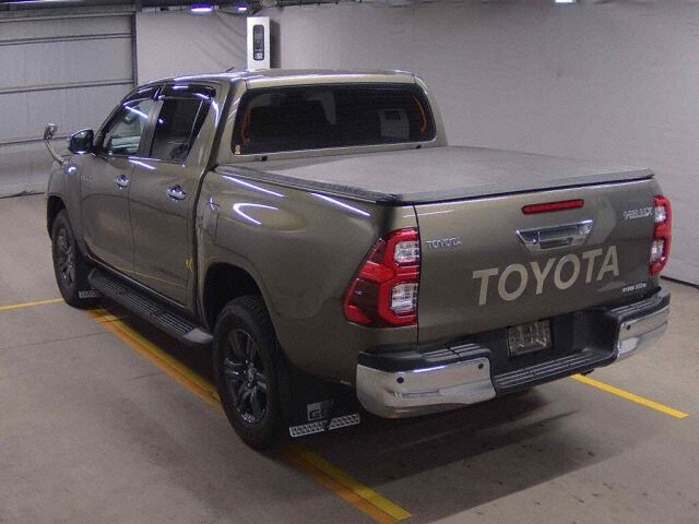 2023 Toyota Hilux Z 4WD auction photo 2