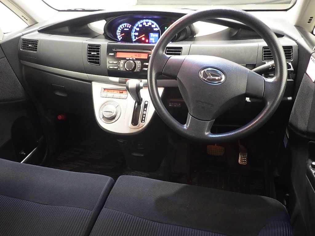 2010 Daihatsu Move X VS III auction photo 3