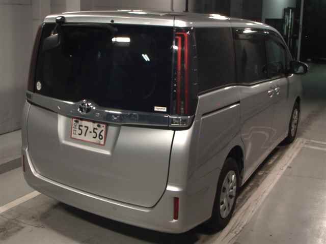 2021 Toyota Noah 4WD X auction photo 5