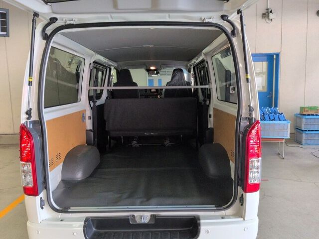2025 Toyota Hiace ロングDX GLパッケ auction photo 3