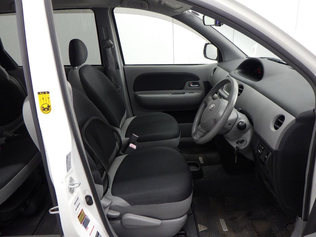 2006 Toyota Sienta X LTD auction photo 6