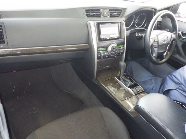 2015 Toyota Mark X 250G F Package auction photo 3