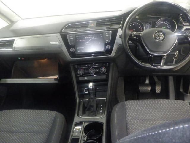 2016 Volkswagen ゴルフトゥーラン TSI コンフォートライン auction photo 3