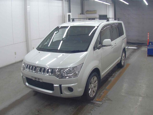 2015 Mitsubishi Delica D:5 M auction photo 4
