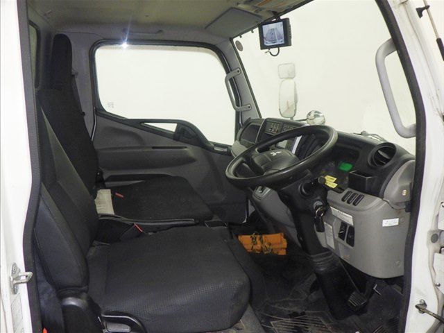 2018 Mitsubishi Fuso Canter Refrigerated and frozen trucks auction photo 6