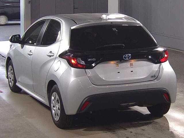 2021 Toyota Yaris Hybrid X auction photo 2
