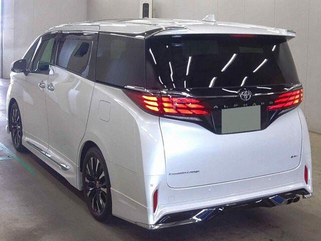 2025 Toyota Alphard Executive Lounge auction photo 2