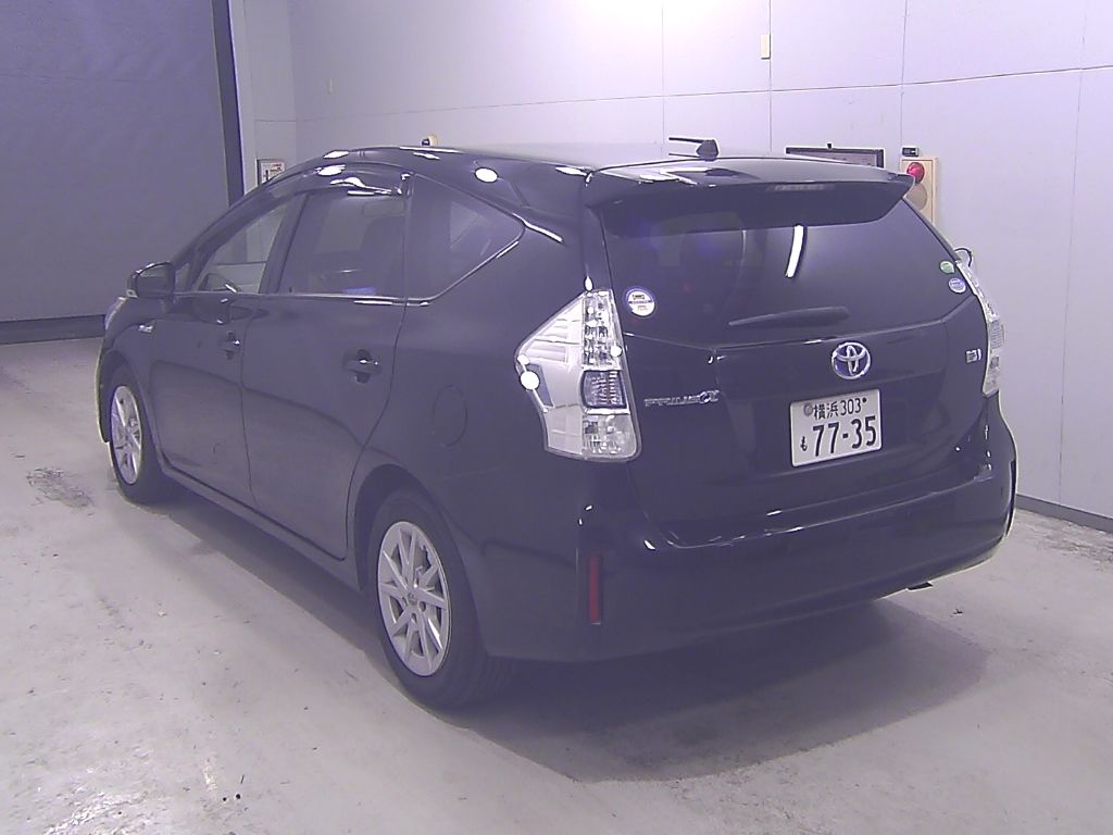 2014 Toyota Prius Alpha S auction photo 5