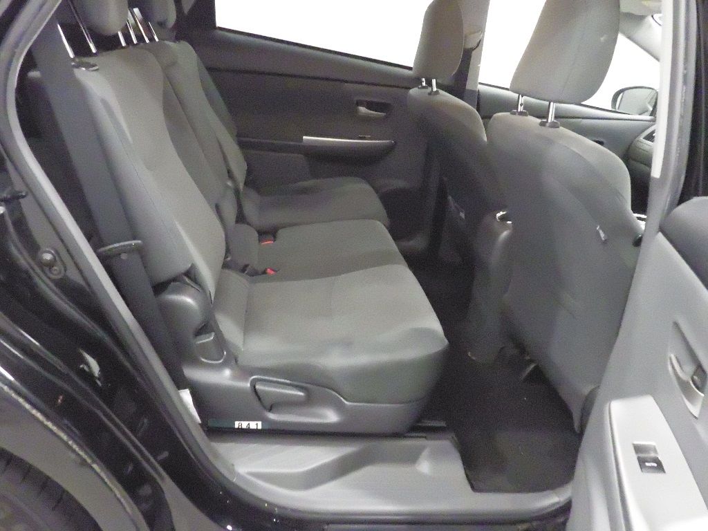 2014 Toyota Prius Alpha S auction photo 7