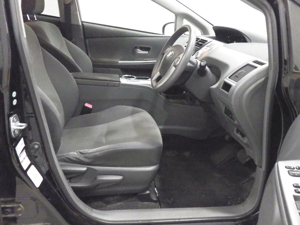 2014 Toyota Prius Alpha S auction photo 6