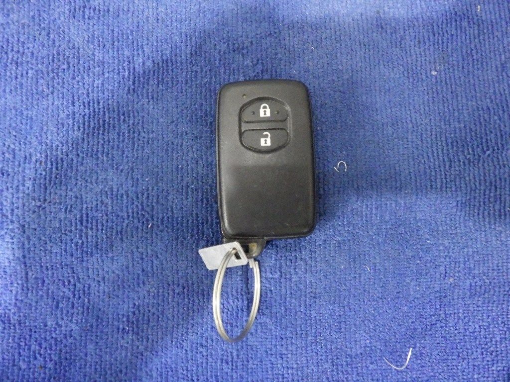 2014 Toyota Prius Alpha S auction photo 12