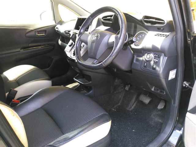 2016 Toyota Wish 1.8Sモノトーン auction photo 3