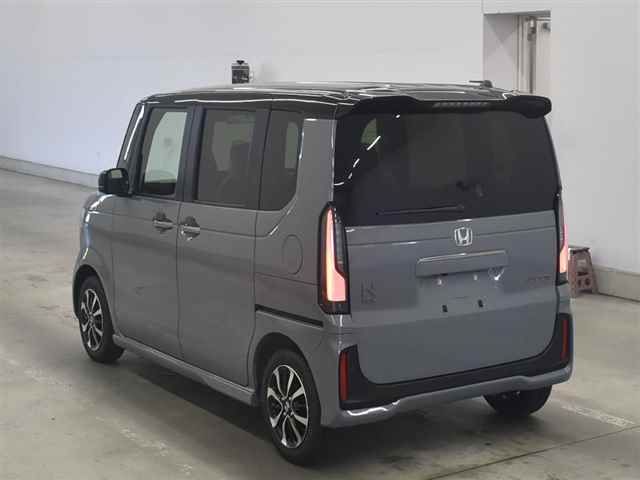 2026 Honda N_BOXカスタム Two-tone coordinated style auction photo 2