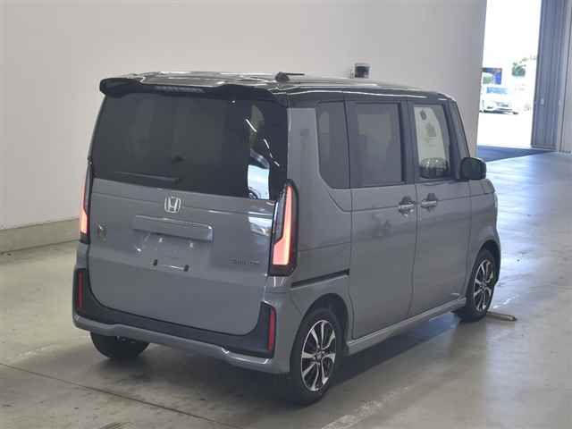 2026 Honda N_BOXカスタム Two-tone coordinated style auction photo 5