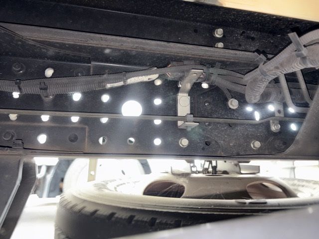 2017 Mitsubishi Fuso Canter Aluminum van auction photo 13
