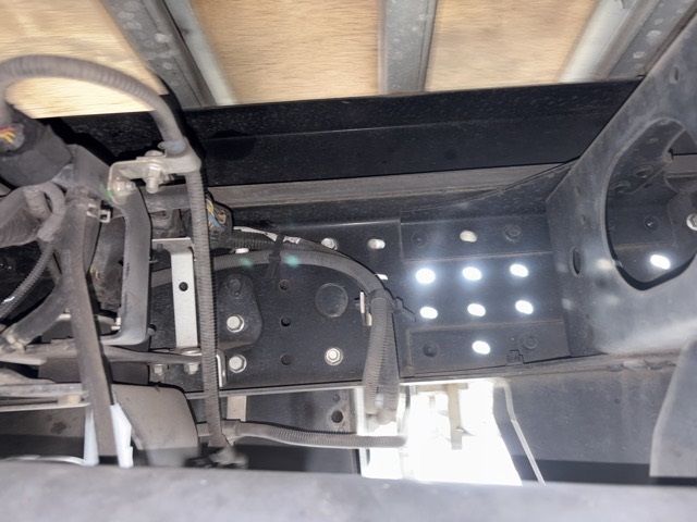 2017 Mitsubishi Fuso Canter Aluminum van auction photo 18