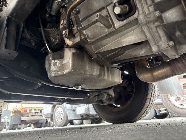 2017 Mitsubishi Fuso Canter Aluminum van auction photo 11
