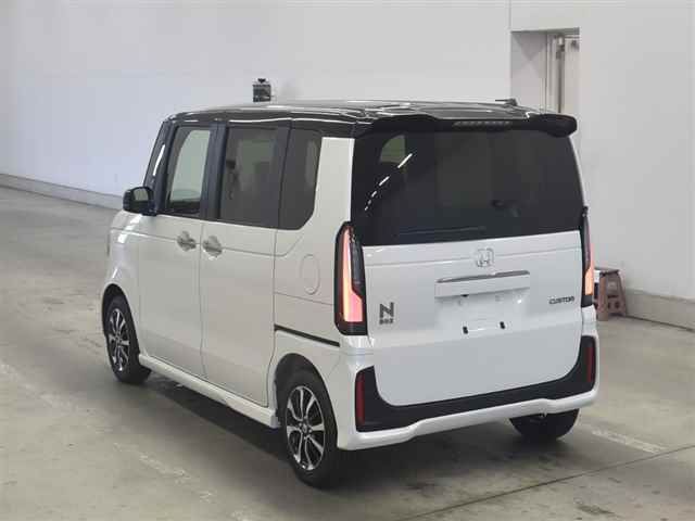 2026 Honda N_BOXカスタム Two-tone coordinated style auction photo 2
