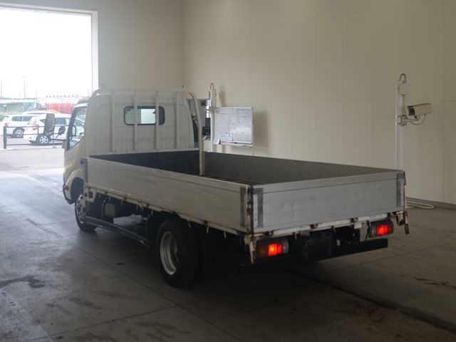2013 Toyota Dyna ヒラ.アルミB auction photo 2