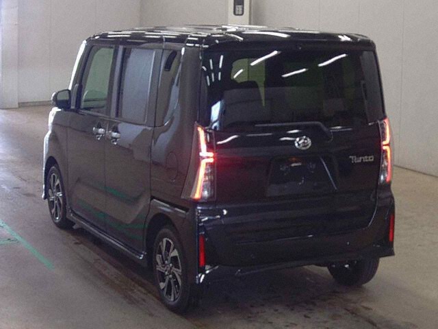 2025 Daihatsu Tanto Custom X Limited auction photo 2
