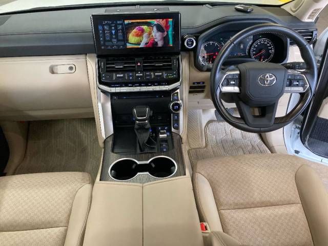 2023 Toyota Land Cruiser 300 ZX auction photo 2