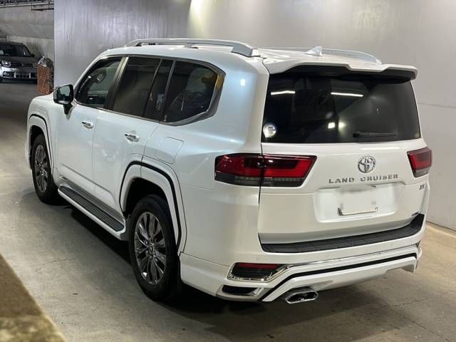 2023 Toyota Land Cruiser 300 ZX auction photo 3