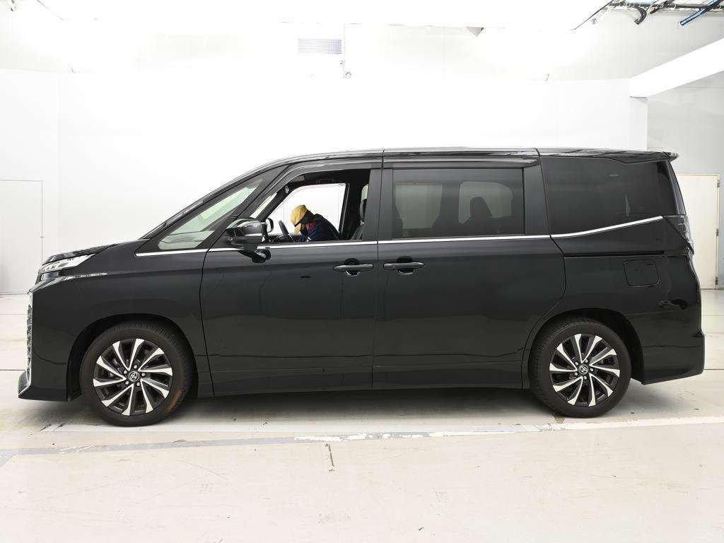 2023 Toyota Voxy ハイブリッドS-Z auction photo 4