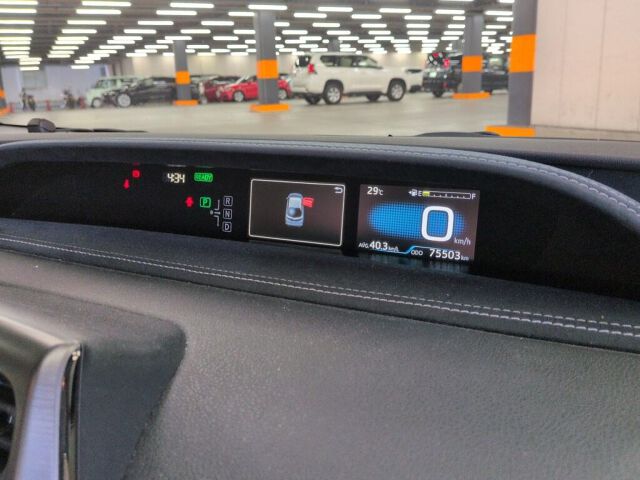 2019 Toyota Prius PHEV S GRスポーツ auction photo 6