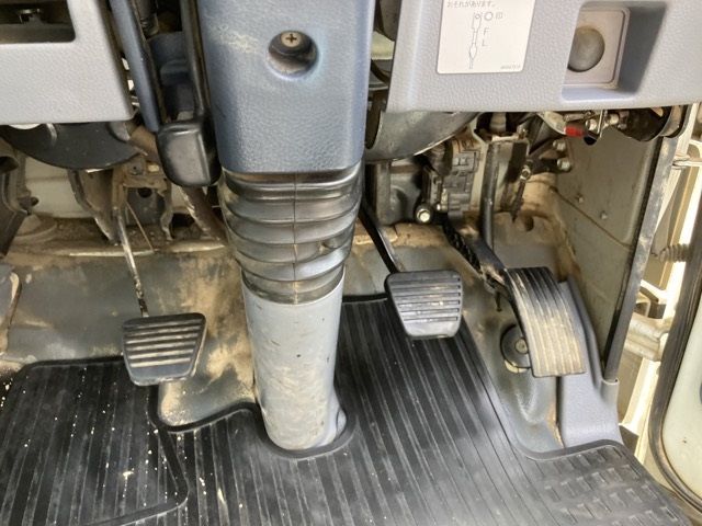 2015 Mitsubishi Fuso Canter dump auction photo 4