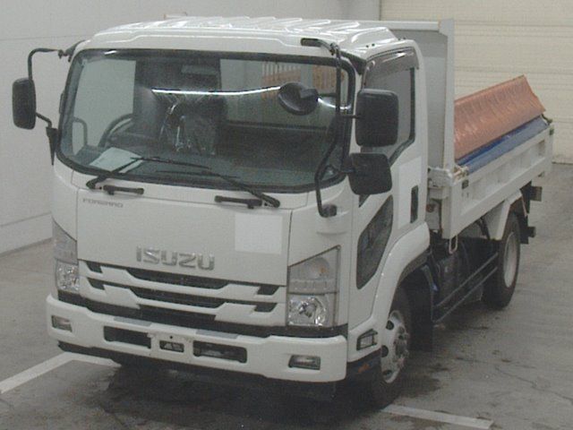 Japan Auction Vehicles 10 2021 Isuzu Forward dump auction photo