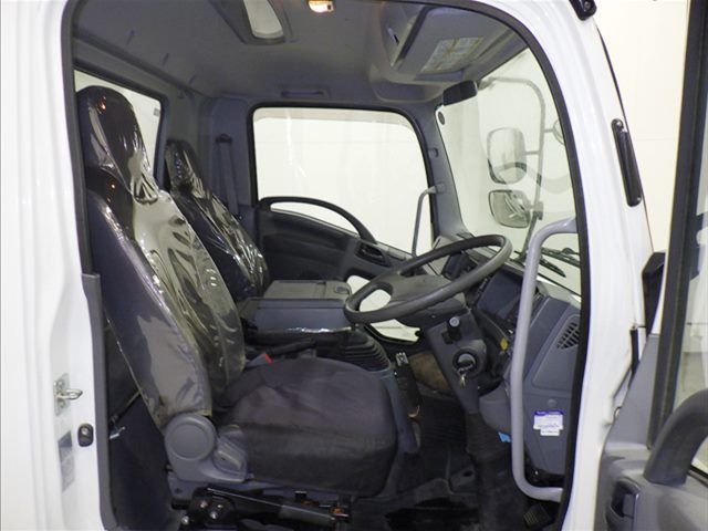 2021 Isuzu Forward dump auction photo 5