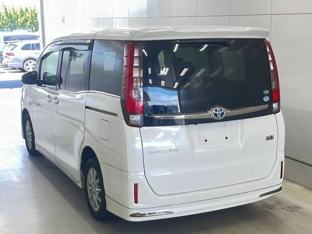2016 Toyota Esquire ハイブリッドGi ブラックテーラー auction photo 3