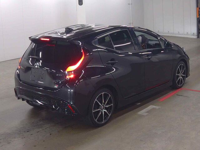 2025 Toyota Aqua GRスポーツ auction photo 5