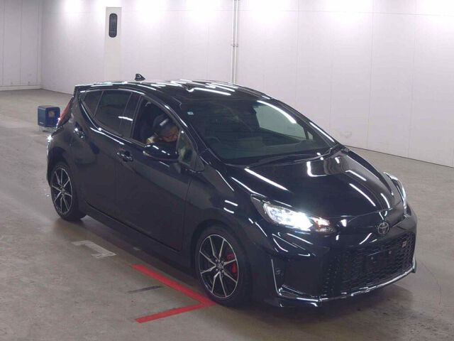 Japan Auction Vehicles 8 2025 Toyota Aqua GRスポーツ auction photo