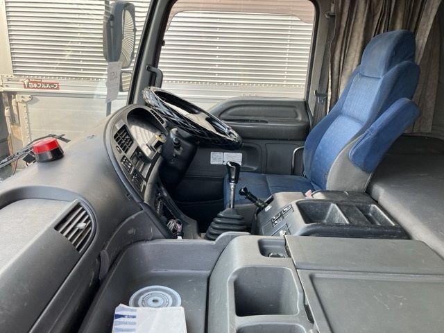 2012 Isuzu Giga アルミウイング auction photo 5
